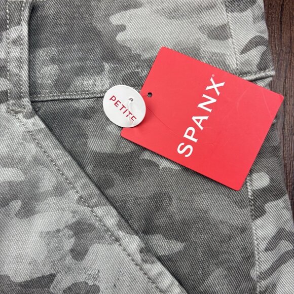 NWT SPANX Stretch Twill Camo Cargo Joggers Women’s Size Large - Picture 6 of 12